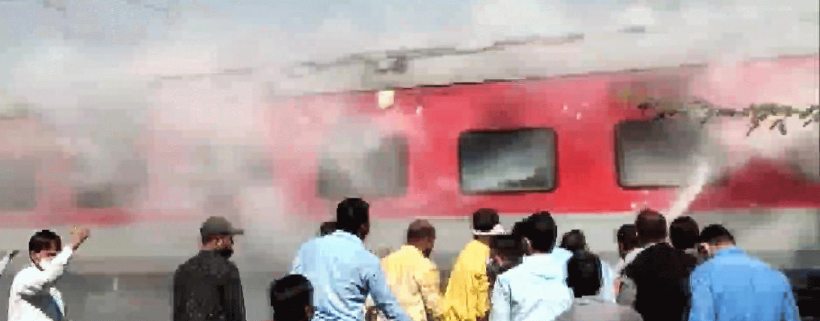 Gandhidham-Puri Express train fire in Maharashtra