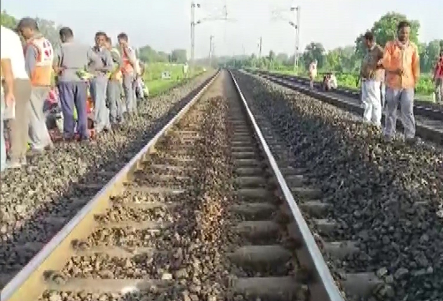 Passenger Train Collided With Goods Train in Maharashtra