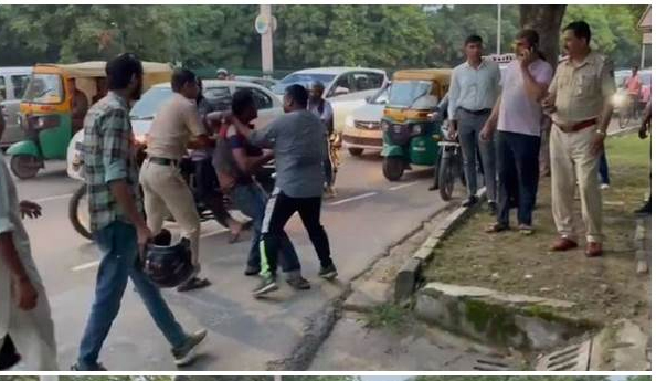 Chandigarh Young Man Drama On Road