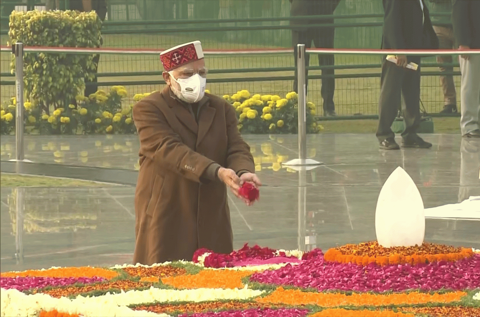 PM Modi Pay Tribute To Former PM Atal Bihari Vajpayee 