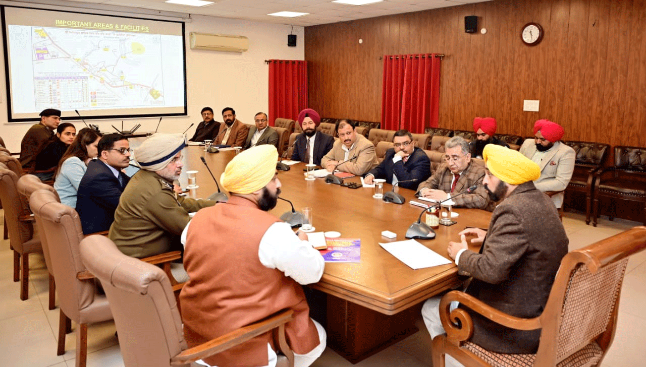 CM Bhagwant Mann Meeting With Officers For Hola Mohalla