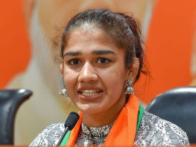  Babita Phogat Counter Attack on Sakshi Malik Statement 