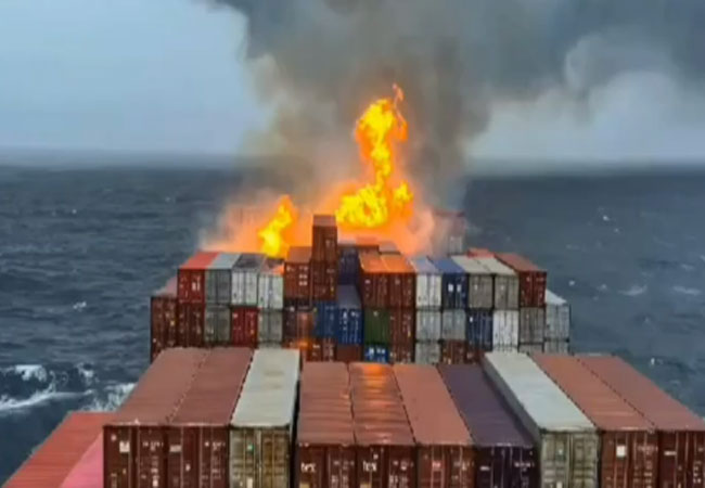  Cargo Carrier Ship Fire At Sea Goa Video News Update