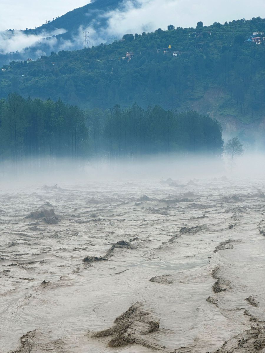 Cloud Burst Heavy Flood in Shimla, Kullu And Mandi Himachal Pradesh News