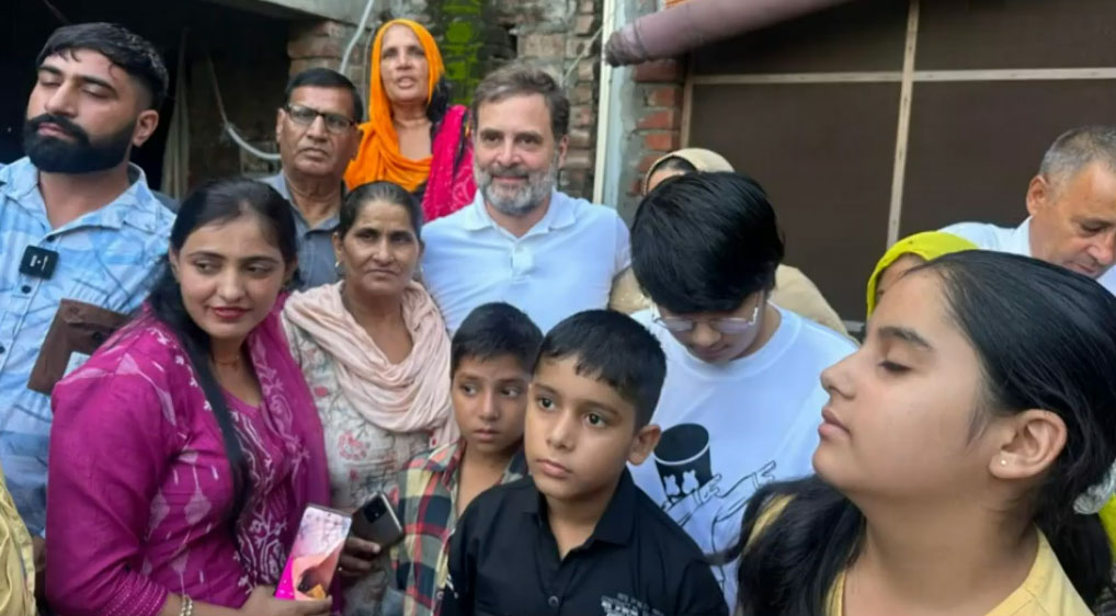 Congress MP Rahul Gandhi Visit Ghogripur Karnal Meet America Amit Family