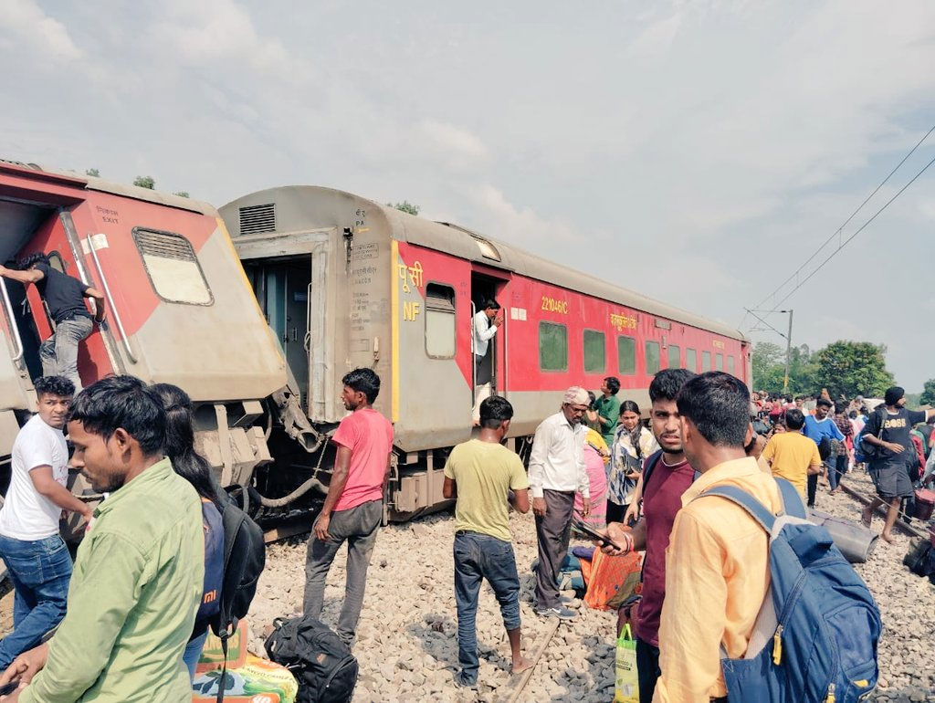 Gonda Train Accident Chandigarh-Dibrugarh Express Derailed Deaths Update