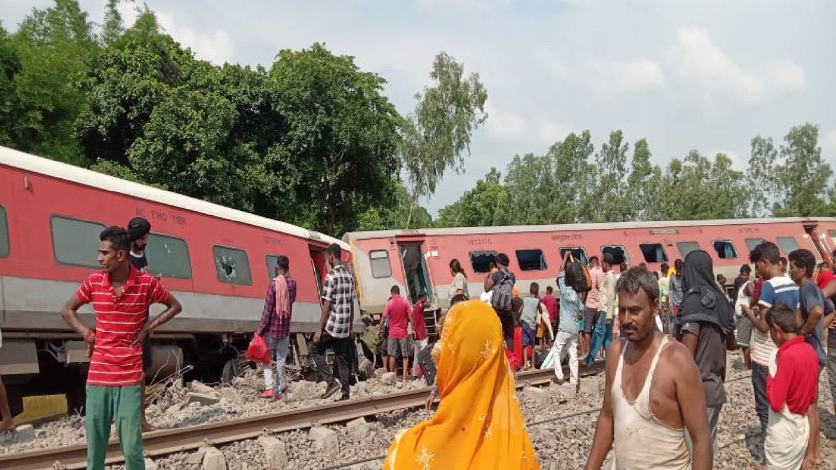 Gonda Train Accident Chandigarh-Dibrugarh Express Derailed Deaths Update