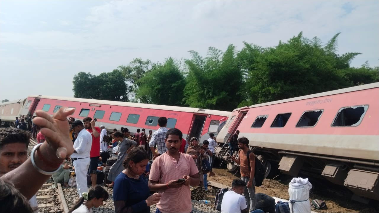 Gonda Train Accident Chandigarh-Dibrugarh Express Derailed Deaths Update