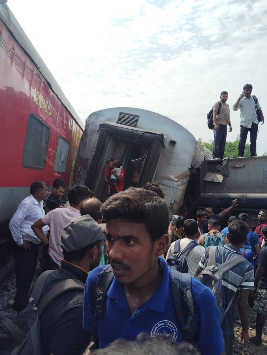 Gonda Train Accident Chandigarh-Dibrugarh Express Derailed Deaths Update