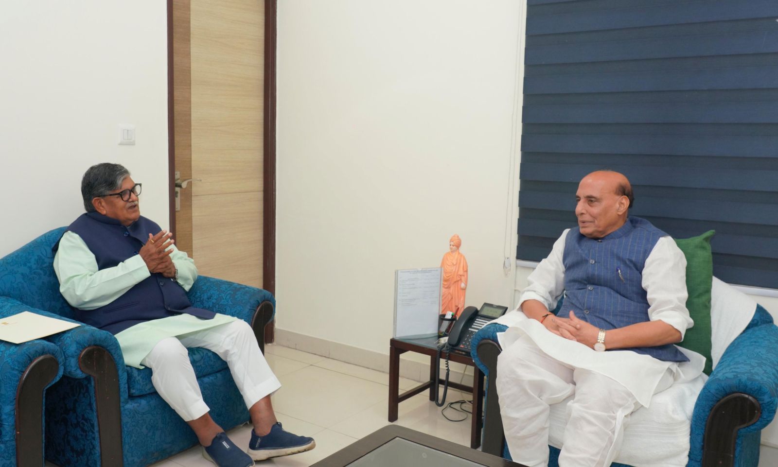 Gulab Kataria met Rajnath Singh