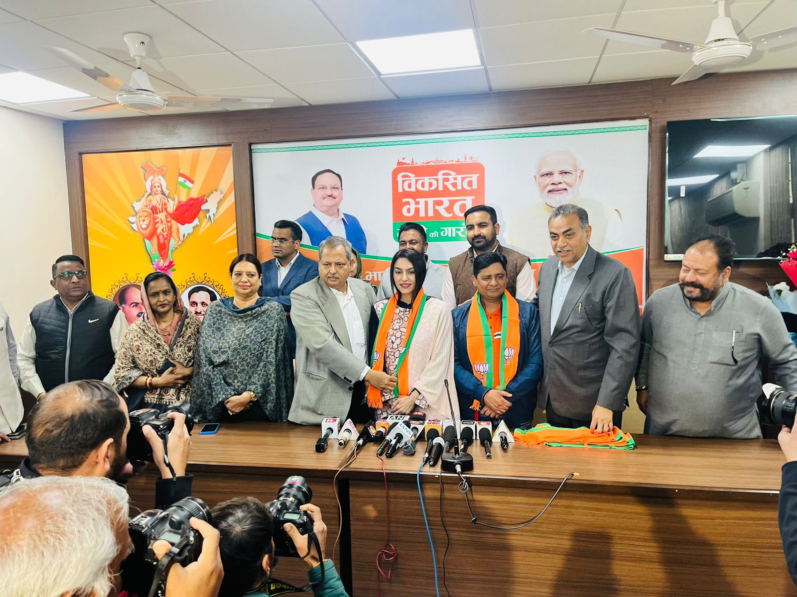 Chandigarh Congress Councillor Gurbax Rawat Joins BJP Before Mayor Election