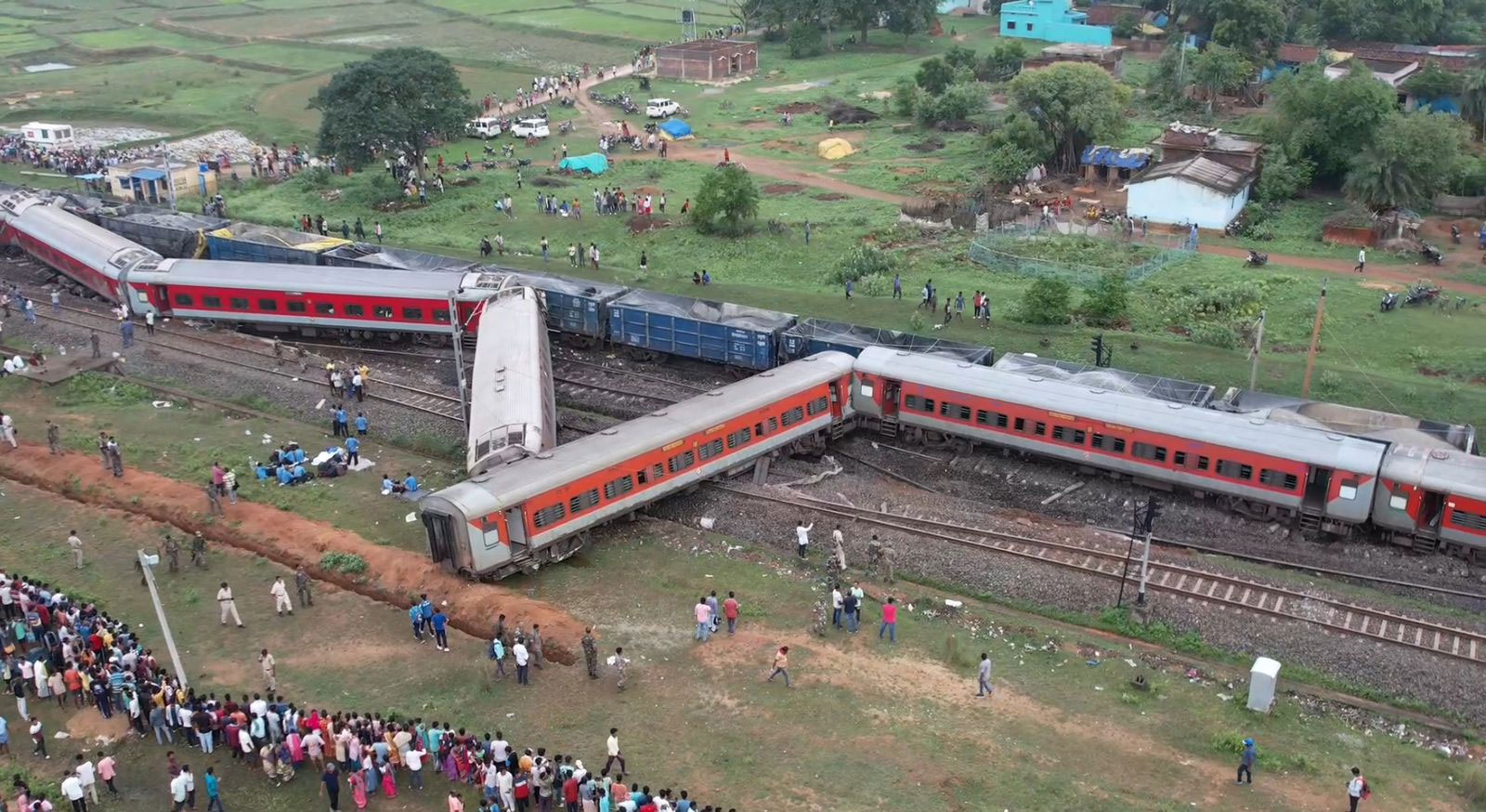 Jharkhand Major Rail Accident Howara-Mumbai Express Derailed Deaths