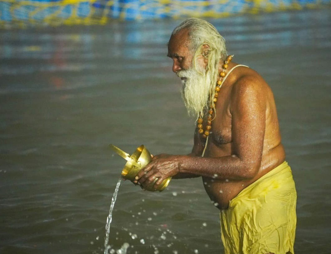 MahaKumbh First Amrit Snan 2025 Makar Sankranti Prayagraj Sangam Video 