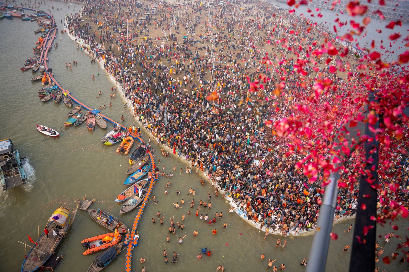 MahaKumbh First Amrit Snan 2025 Makar Sankranti Prayagraj Sangam Video 