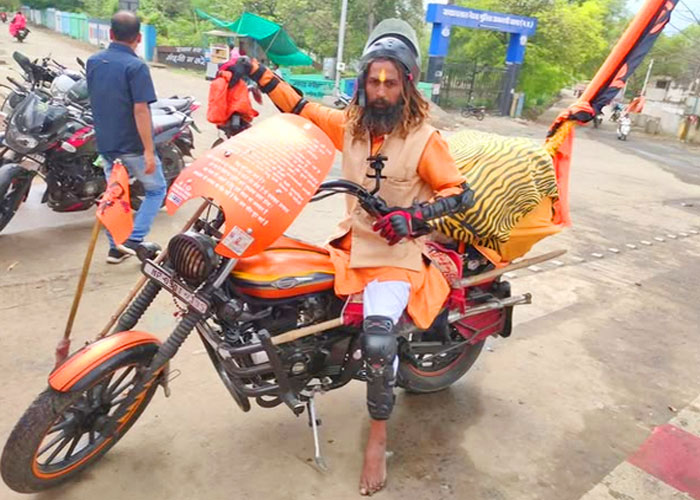 MahaKumbh Mein Bawandar Baba Bike Tour Who Awaring To Hindus For Gods