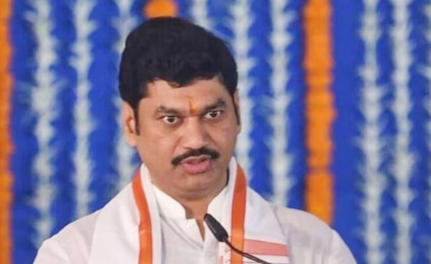 Maharashtra Minister Dhananjay Munde Resigns