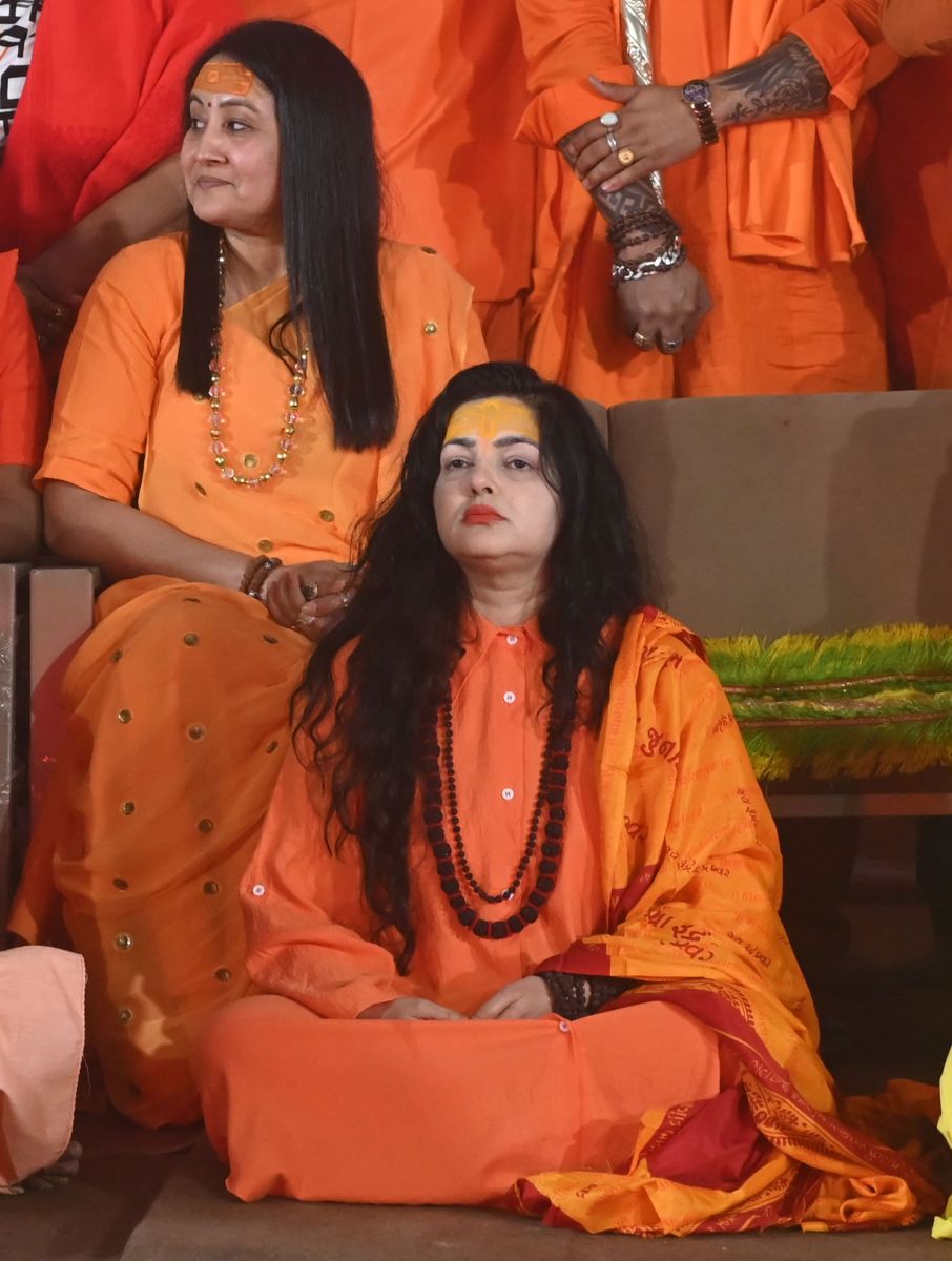 Mamta Kulkarni Becomes Mahamandleshwar of the Kinnar Akhara as Mamta Nand Giri