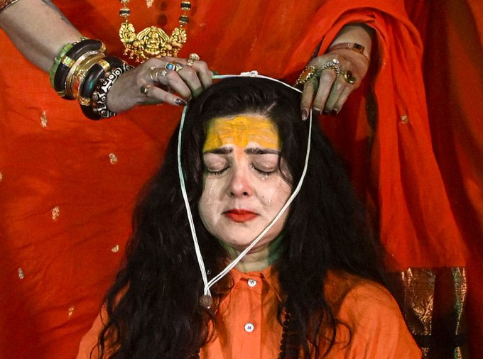 Mamta Kulkarni Becomes Mahamandleshwar of the Kinnar Akhara as Mamta Nand Giri