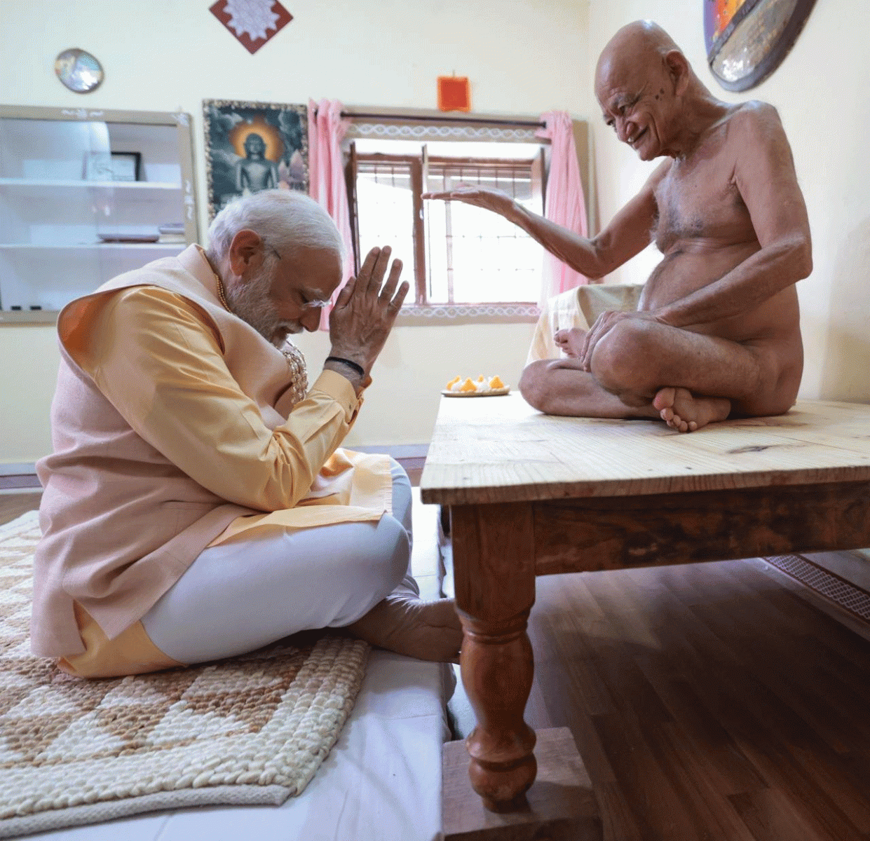 PM Modi at Chandragiri Jain Mandir Receive Blessings of Jain Muni Vidyasagar