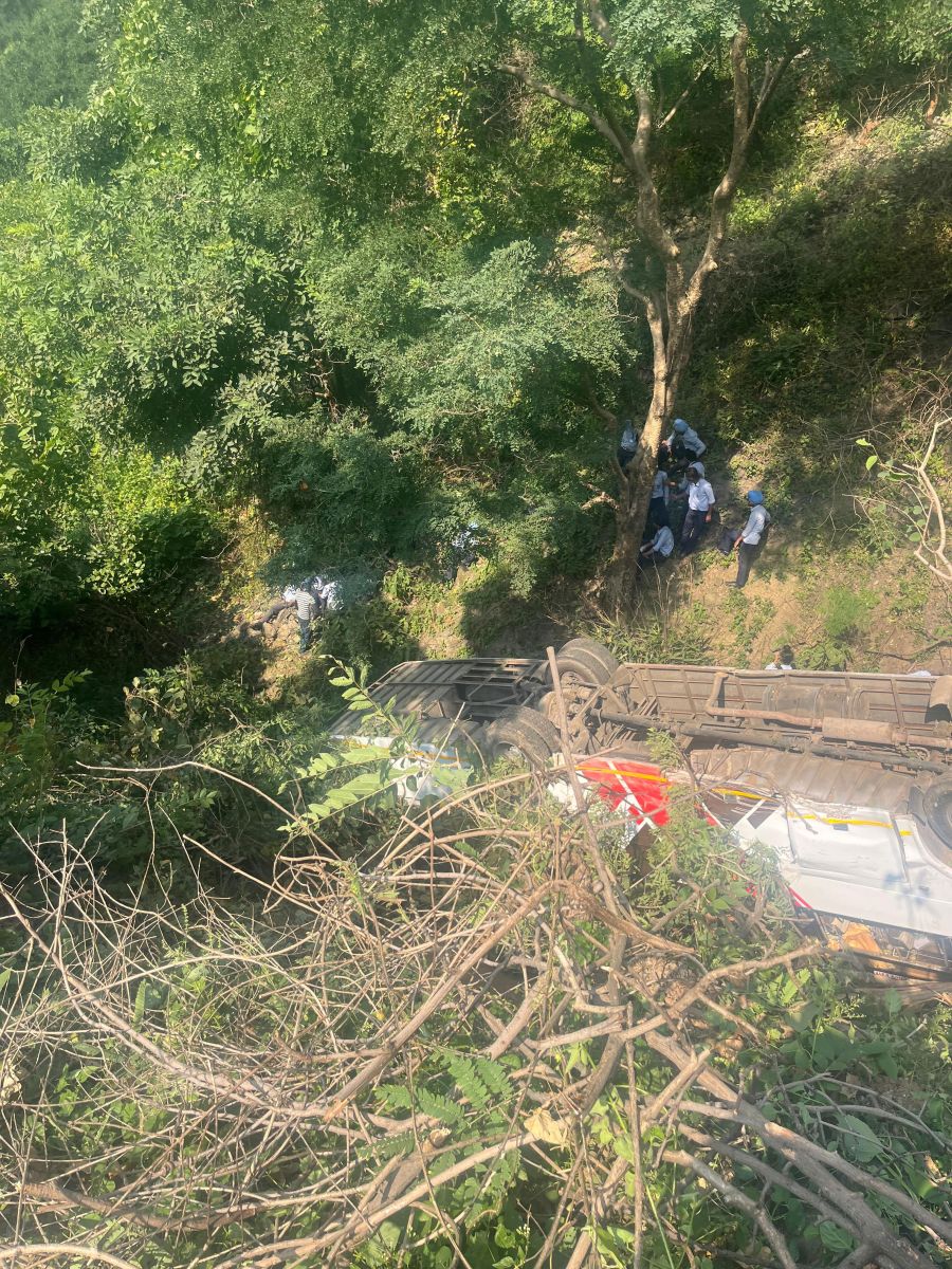 Panchkula Morni Bus Fell Into Ditch Accident Children Injured