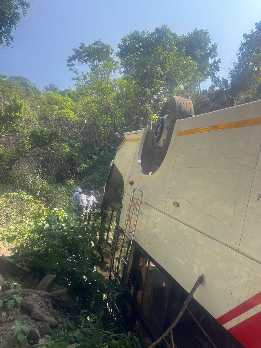 Panchkula Morni Bus Fell Into Ditch Accident Children Injured