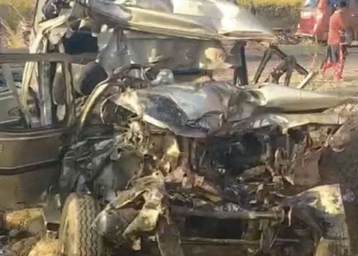 Prayagraj Bolero-Bus Accident