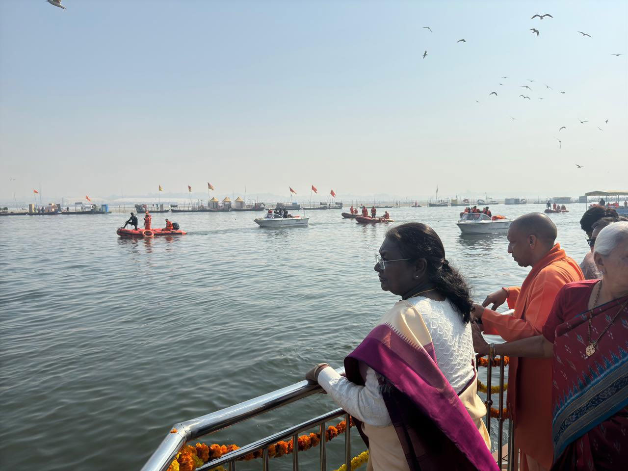 President Droupadi Murmu Takes Holy Dip at Triveni Sangam in MahaKumbh Prayagraj