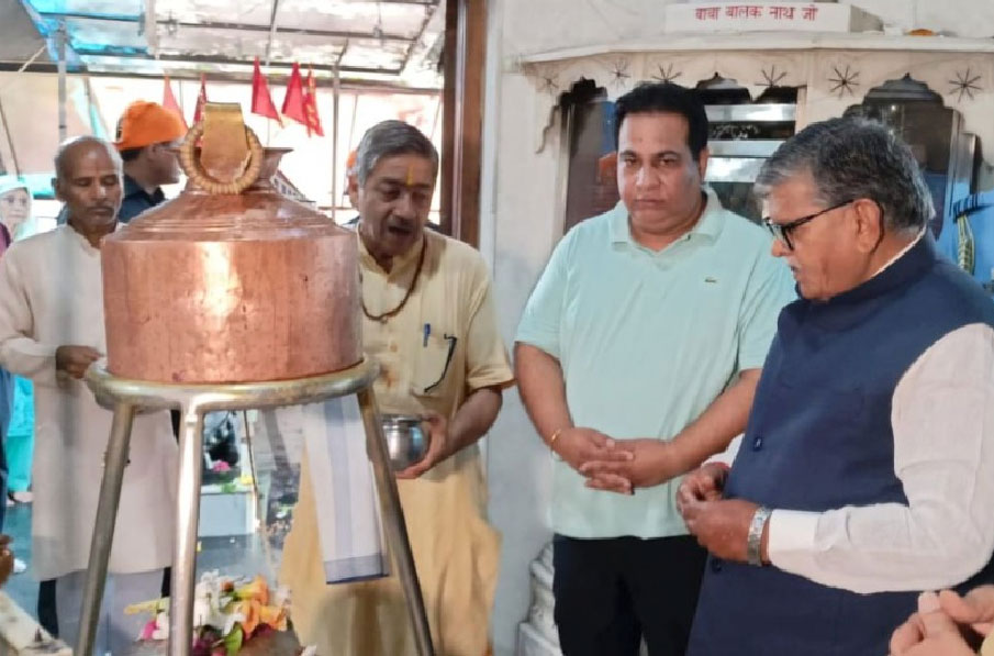 Punjab Newly Appointed Governor Gulab Chand Kataria In Shiv Mandir