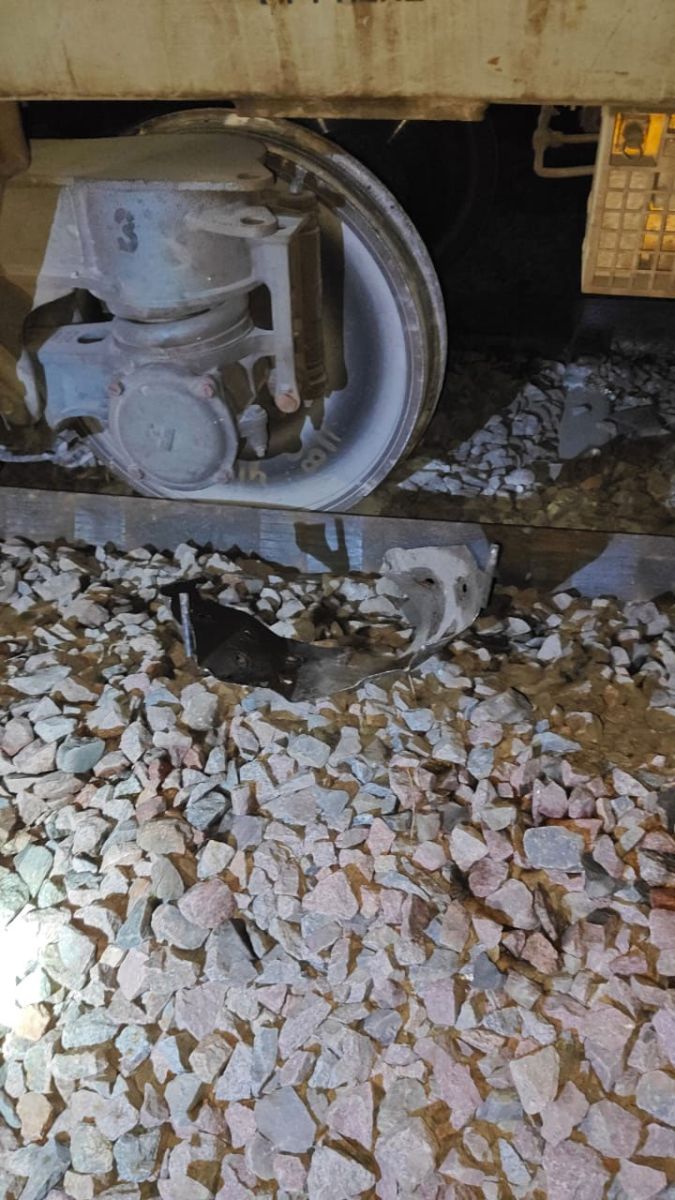  Sabarmati Express Train Derailed Near Kanpur Uttar Pradesh News