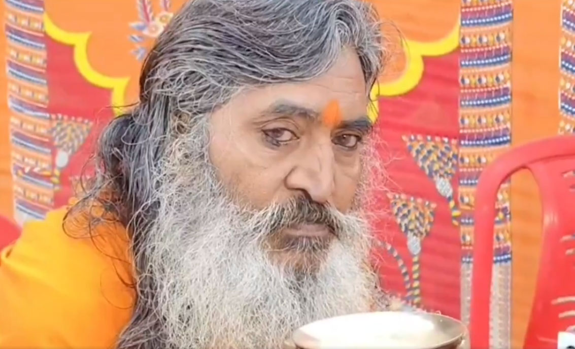 UPSC Baba in MahaKumbh 2025 Story Prayagraj Sangam Mauni Baba Video