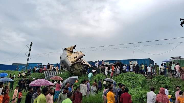 West Bengal Darjeeling Kanchenjunga Express Accident Hit By Goods Train