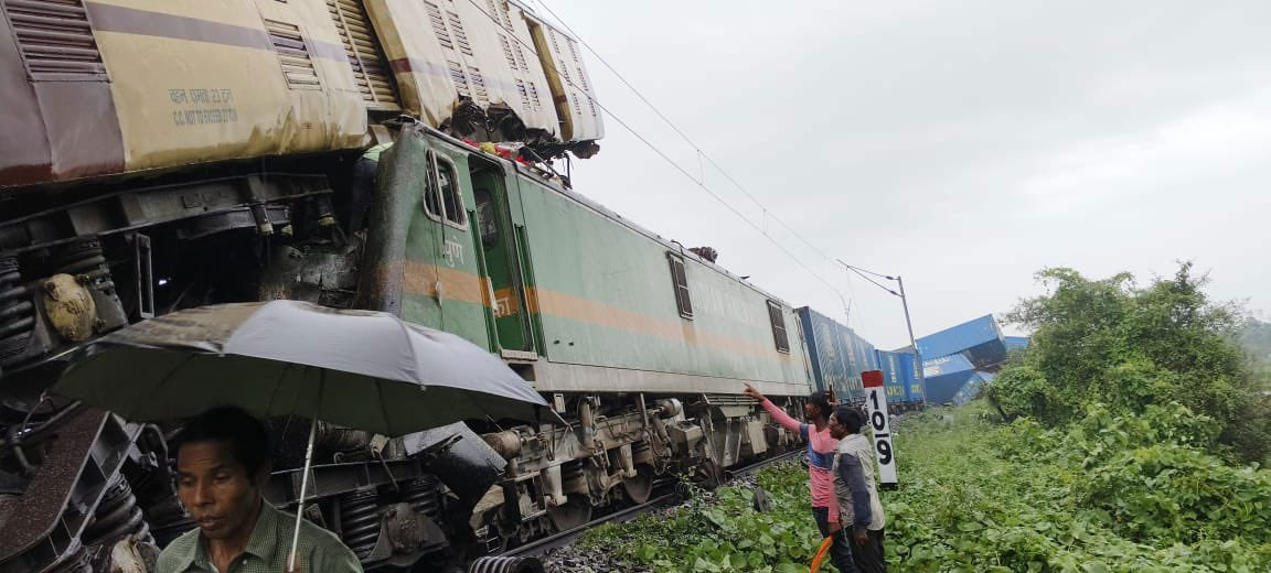 West Bengal Darjeeling Kanchenjunga Express Accident Hit By Goods Train