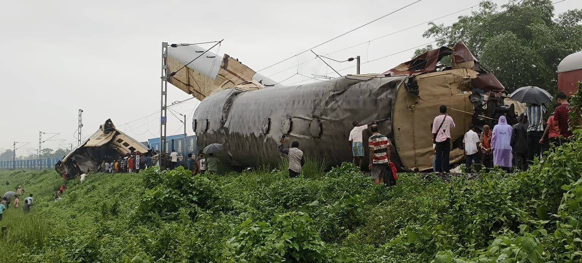 West Bengal Darjeeling Kanchenjunga Express Accident Hit By Goods Train