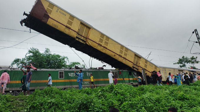 West Bengal Darjeeling Kanchenjunga Express Accident Hit By Goods Train