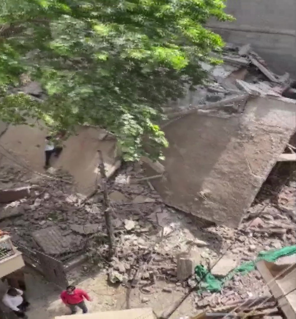 Delhi Building Collapses in Satya Niketan Area