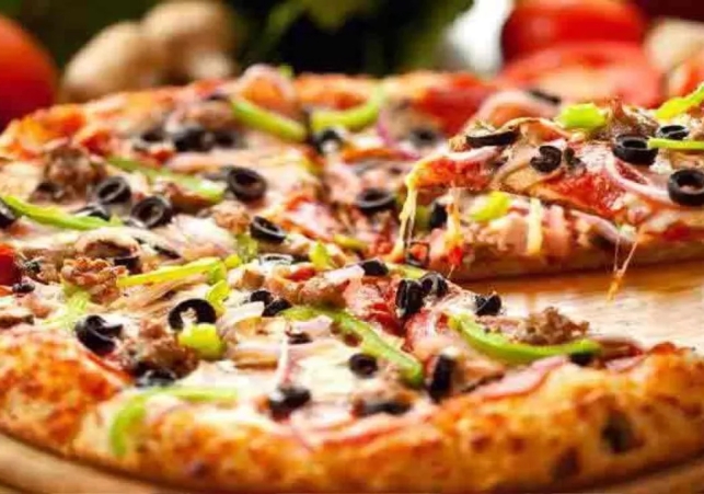 Vegetarian Brahmin Youth was given Non-Veg Pizza