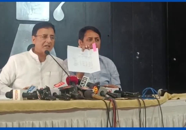  Surjewala spoke on the shortage of DAP