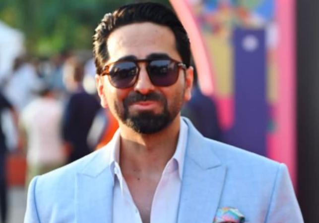 Fan Throw Dollars on Ayushmann