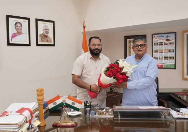 Mayor met Chandigarh Administrator Gulab Chand Kataria