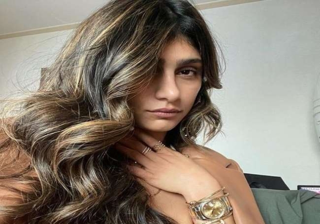 Mia Khalifa ने बिकिनी पहन इटरनेट पर लगाई आग