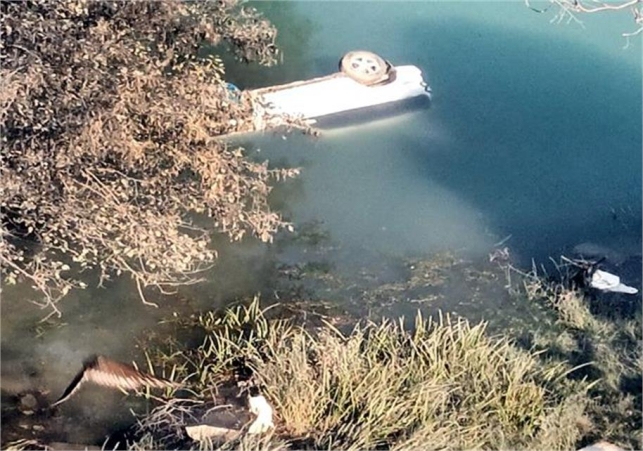 Scorpio car fell into Pandoh Dam