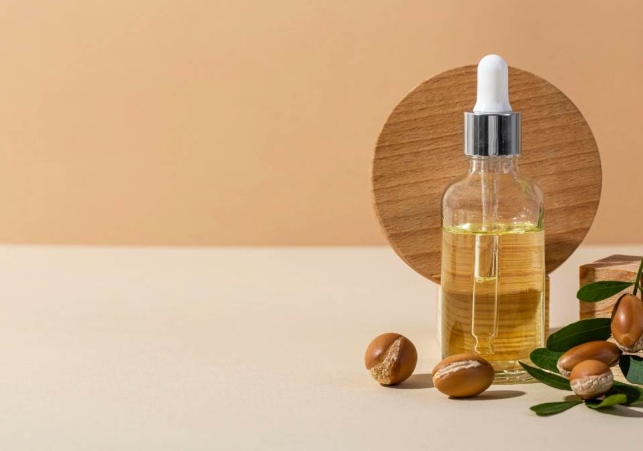 Jojoba Oil for Skin: मुहांसों के साथ बढ़ती उम्र को भी थामने में कारगर है जोजोबा ऑयल