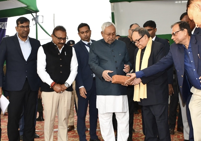 Chief Minister laid the foundation stone of Mahavir Bal Cancer Hospital