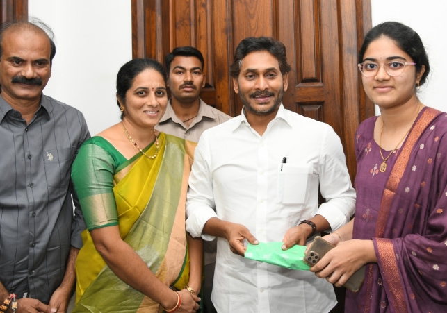 B.Tech Student Donates Rs 1 Lakh