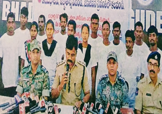 14 Maoists from Chhattisgarh surrender before Telangana police