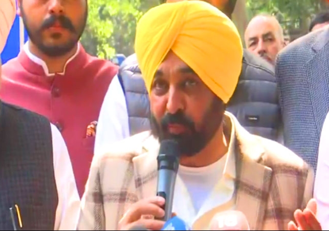 Arvind Kejriwal Meeting End With Punjab CM Bhagwant Mann And All MLAs