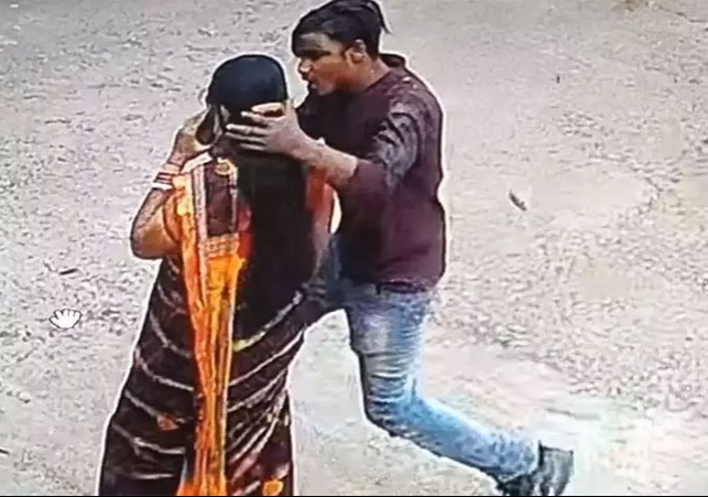 Bihar Woman Kiss Latest Viral Video