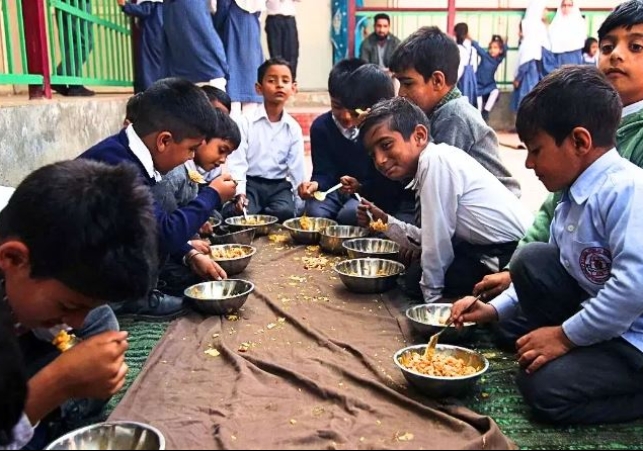 Non Veg controversy Meerut School