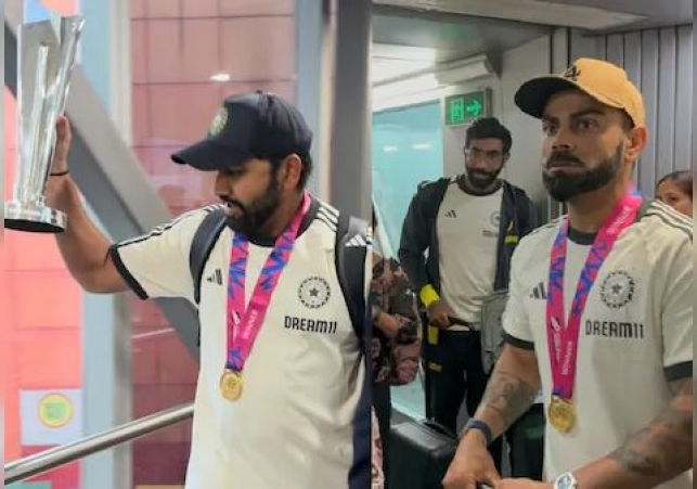 Indian Cricket Team Player At IGI Airport