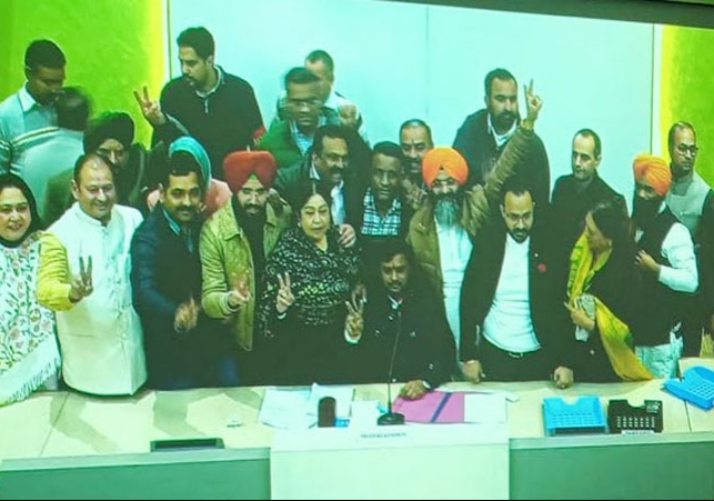 Chandigarh AAP Councillors Joins BJP Supreme Court Mayor Election